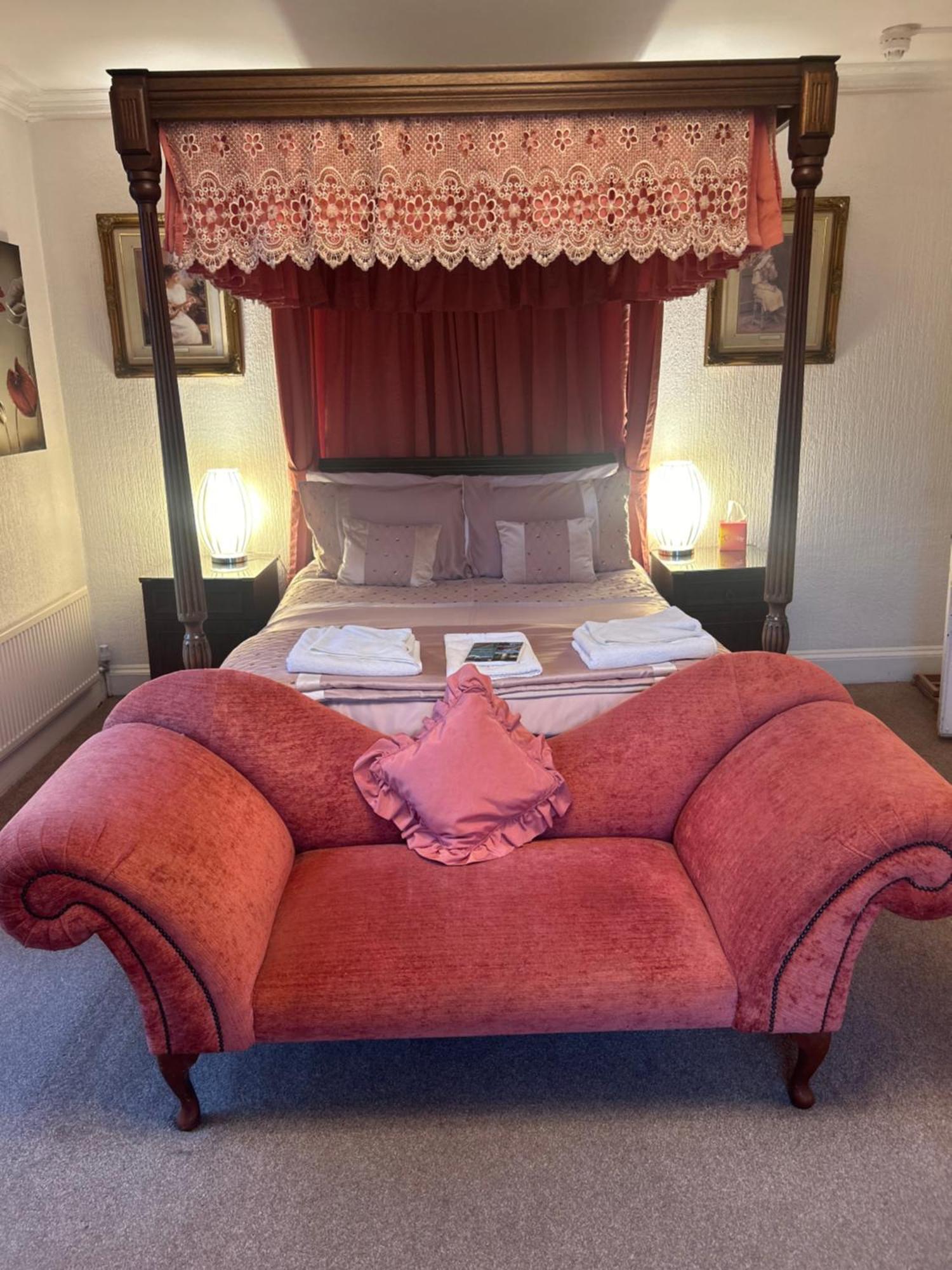 Parlors Hall Hotel 布里奇诺斯 外观 照片